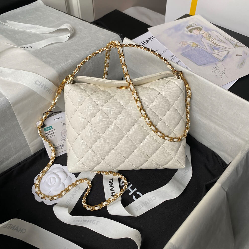 CHANEL Clutch with Chain - Top Club