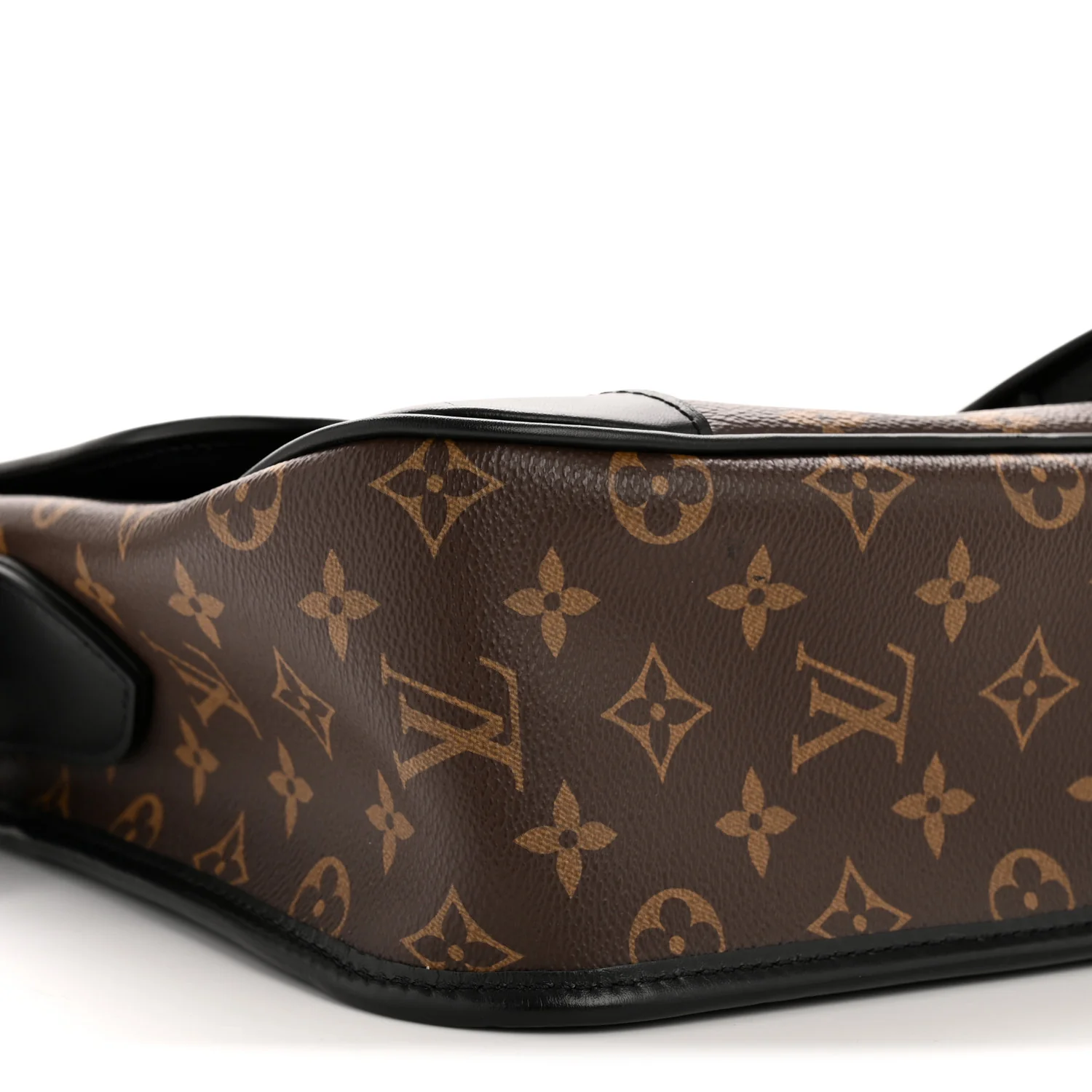 Monogram Macassar Archy Messenger GM - Top Club