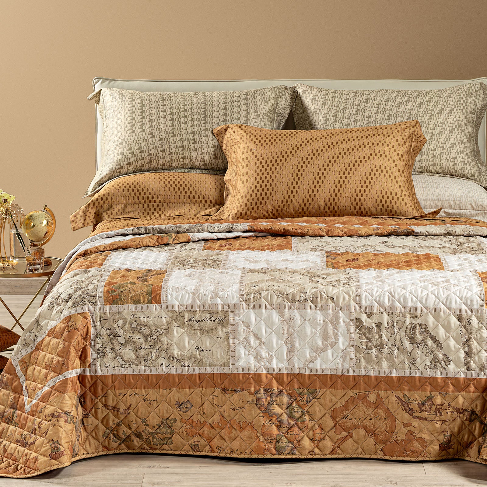 Quilted bodder in geopatch cotton satin single double alviero martini 1st class
