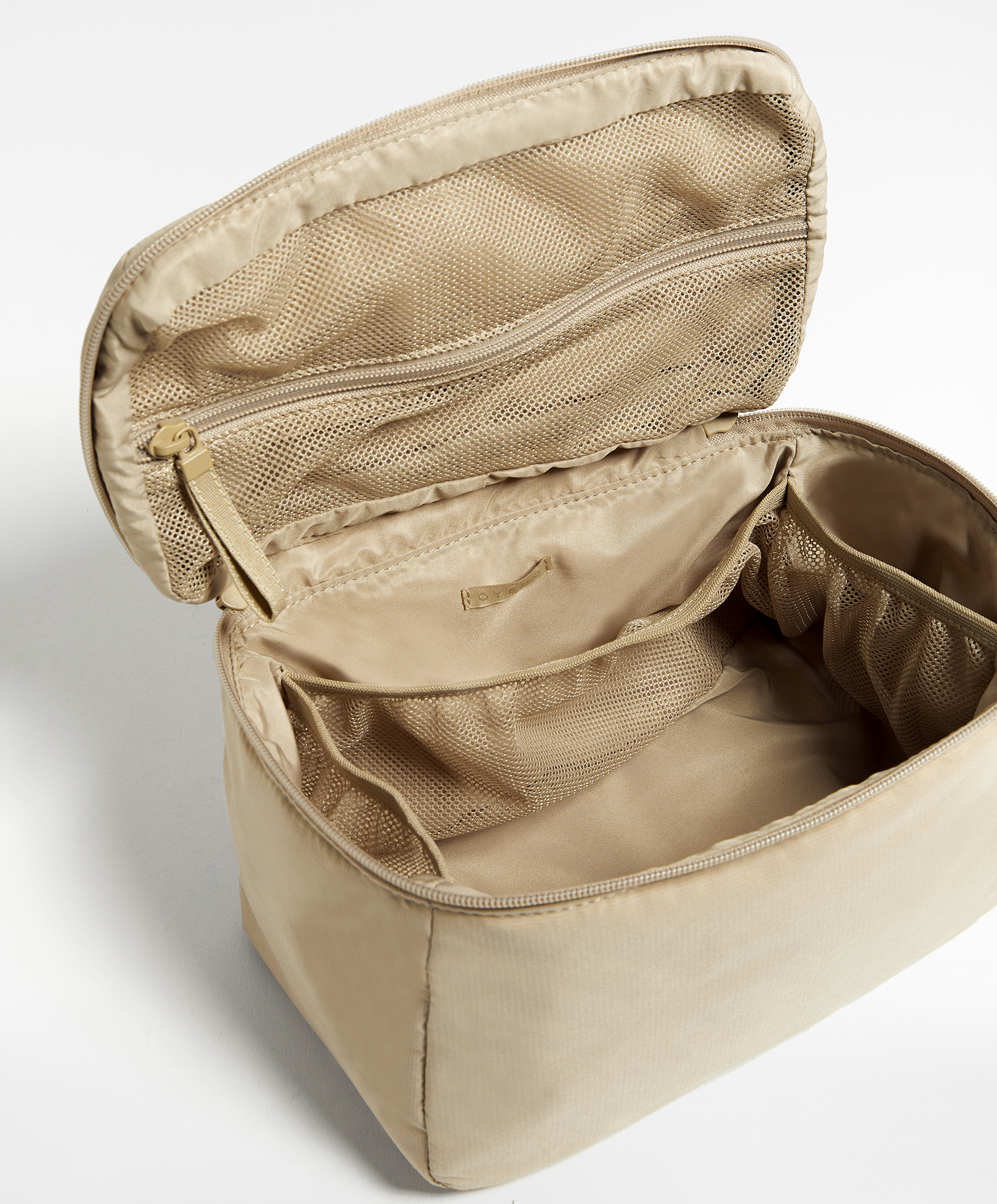 OYSHO Toiletry bag