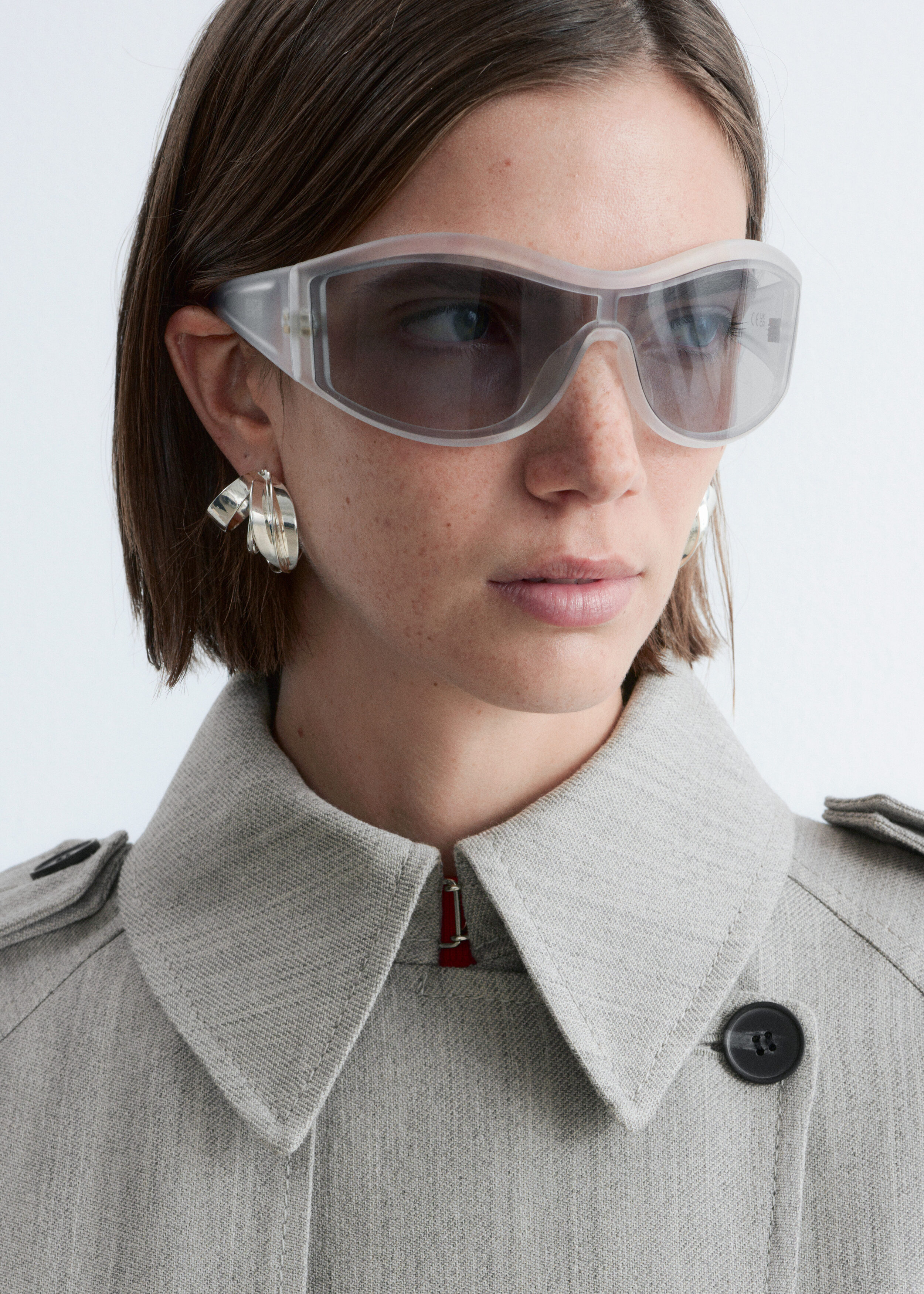 & Other Stories BOLD OVAL FRAME SUNGLASSES