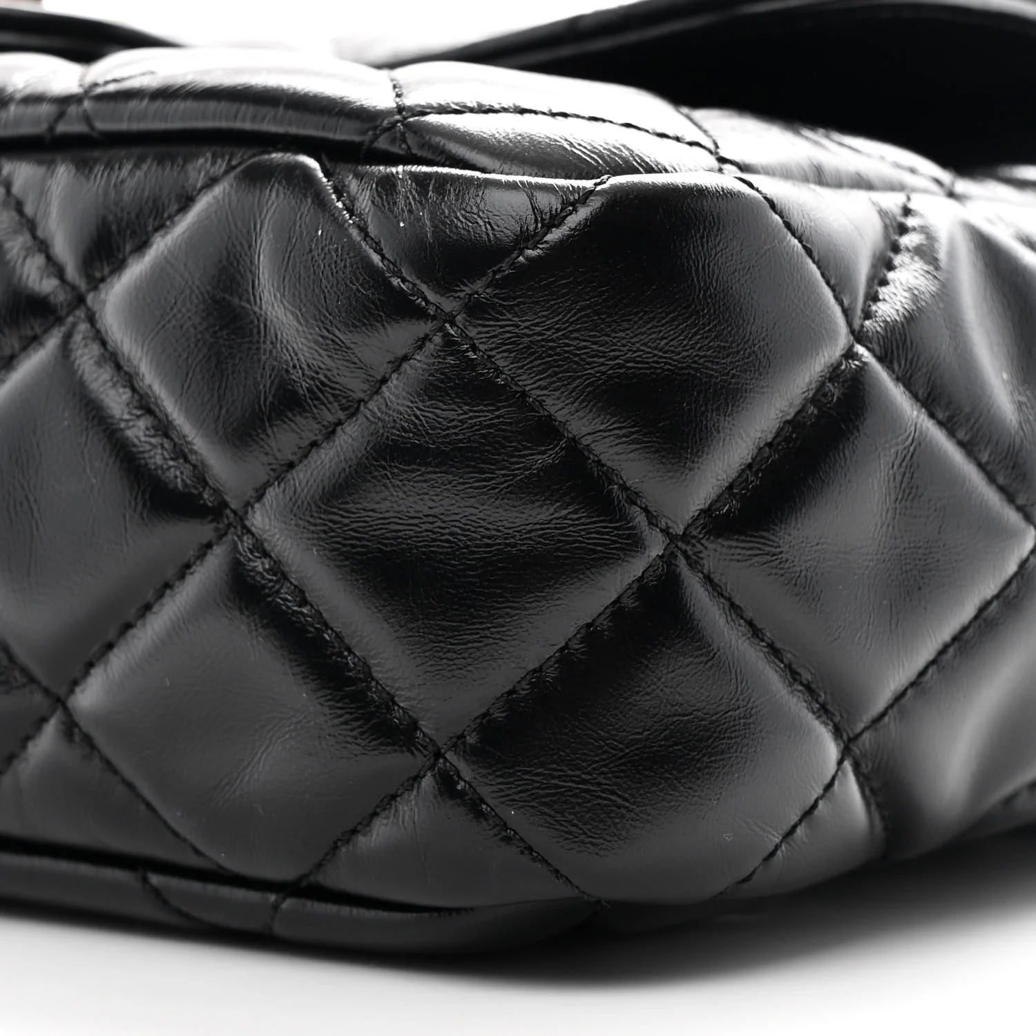 Shiny Crumpled Calfskin Quilted Wavy CC Hobo Black - Top Club