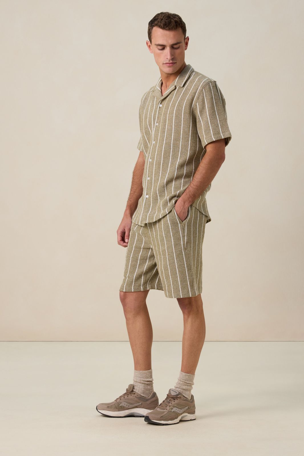 Lichtgroene short met strepen