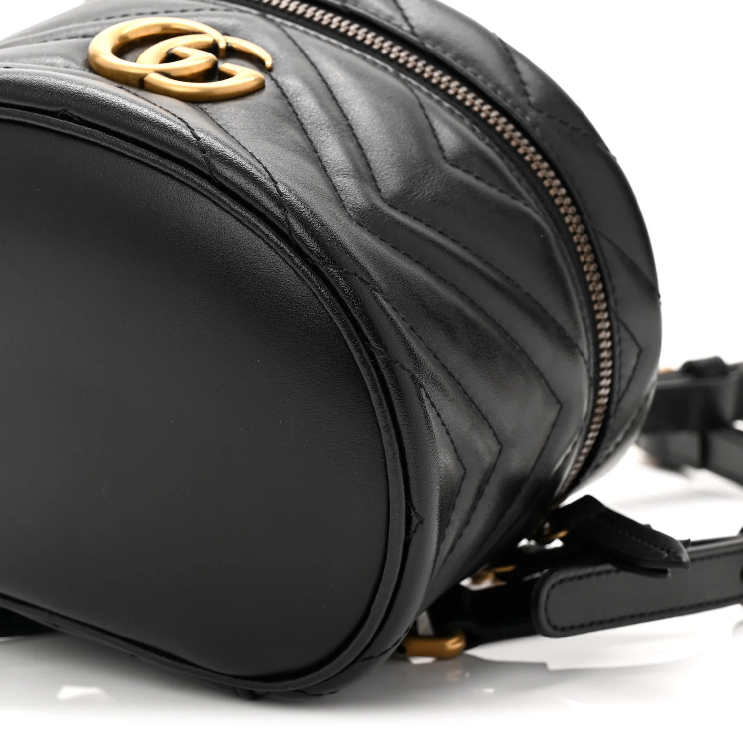 Calfskin Matelasse Chevron Mini GG Marmont Top Handle Bag Black - Top Club