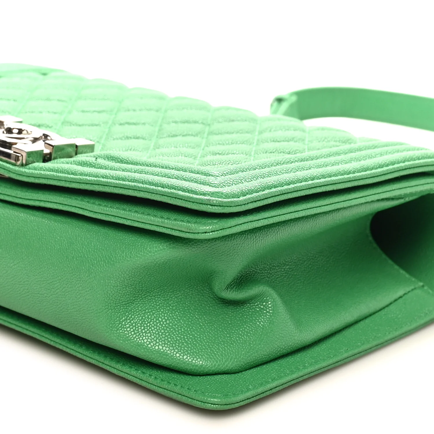 Caviar Quilted Medium Boy Flap Green - Top Club