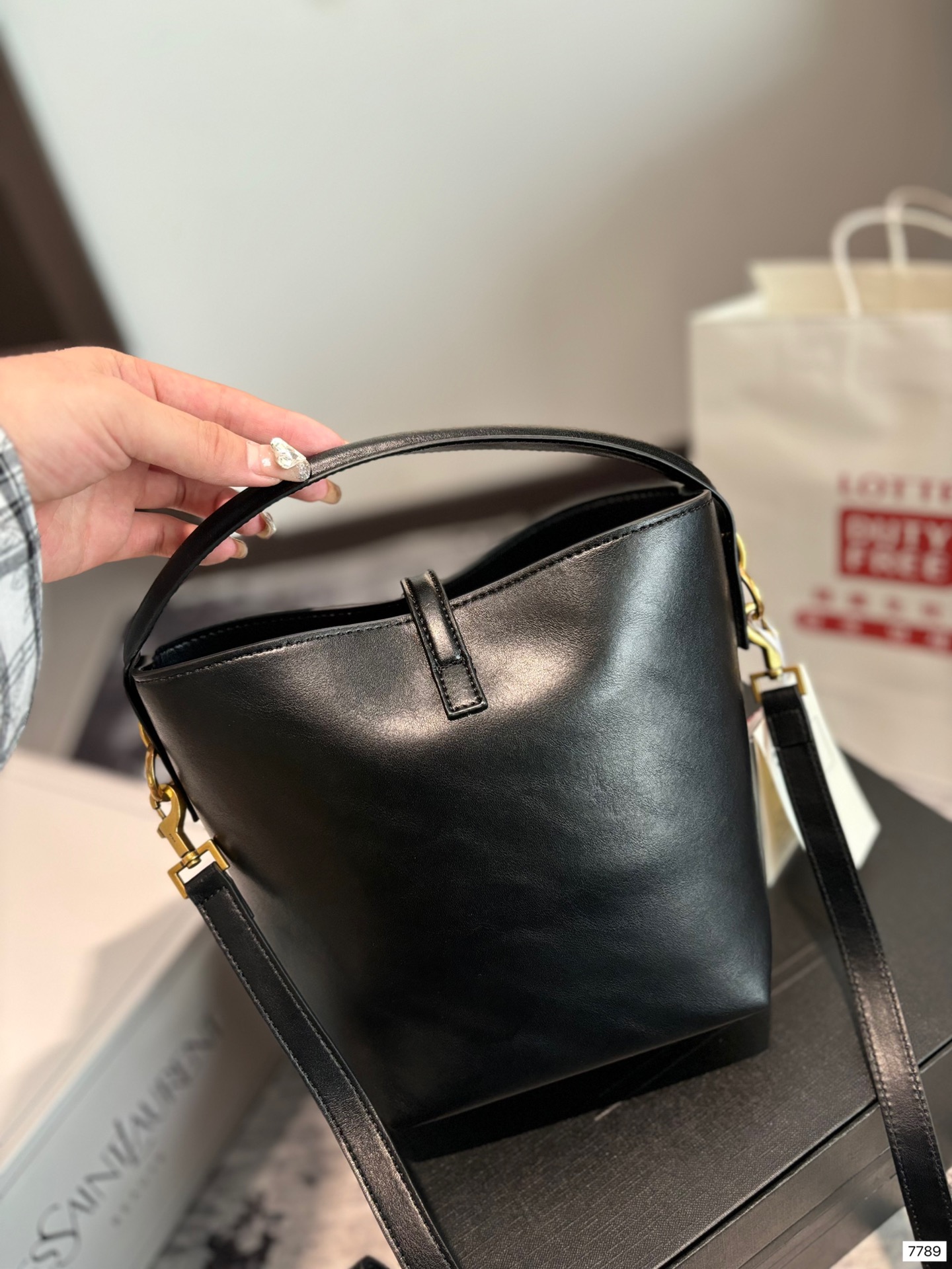 Y Le 37 Bucket small bag size: 16*19 cm - Top Club