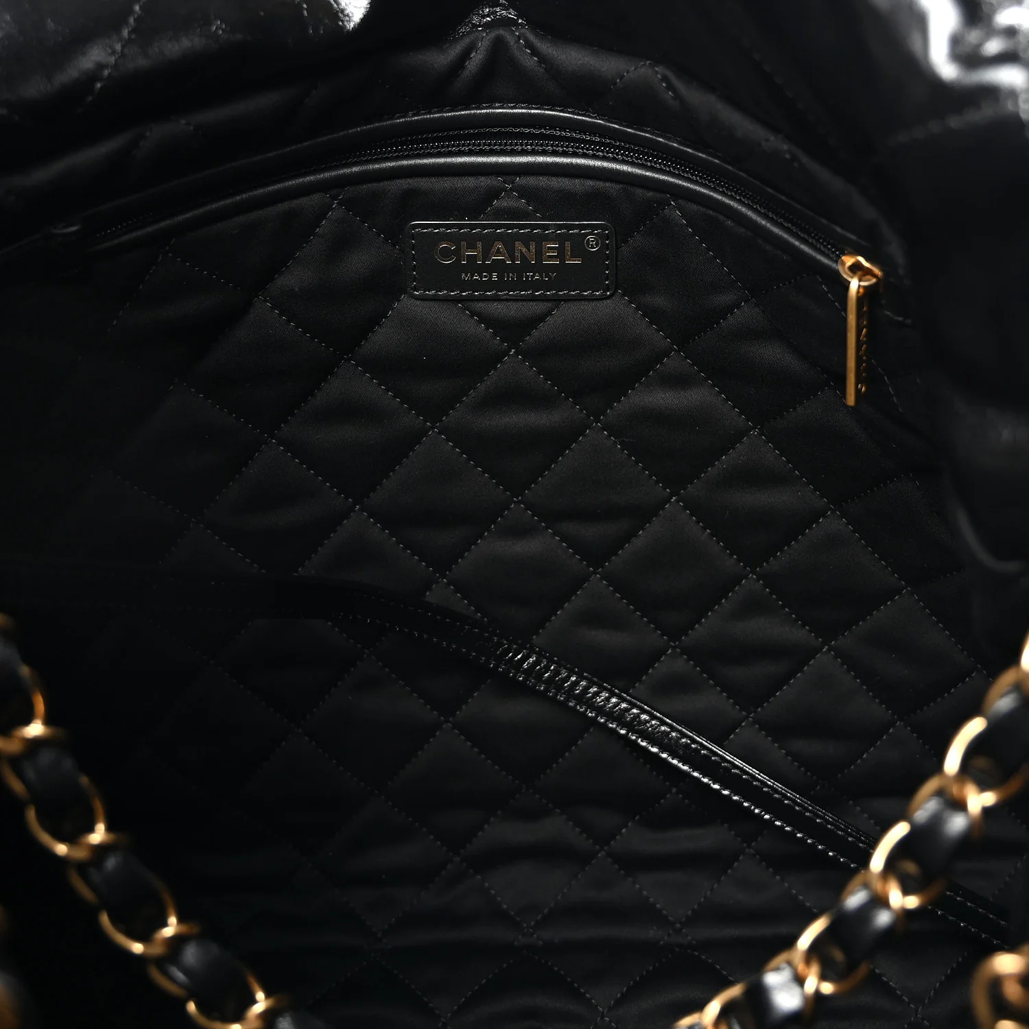 Shiny Calfskin Quilted Chanel 22 Black - Top Club