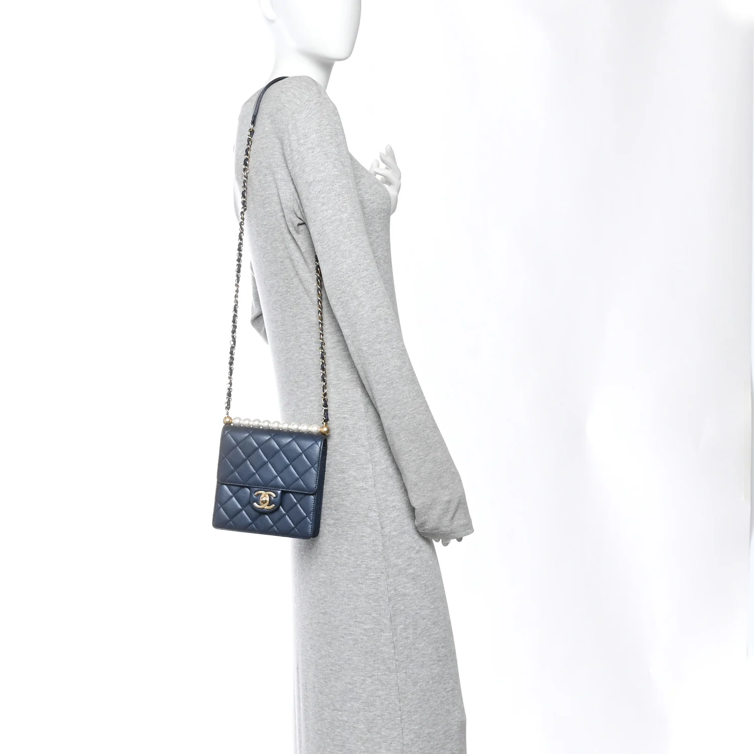 Iridescent Lambskin Quilted Chic Pearls Flap Navy Blue - Top Club