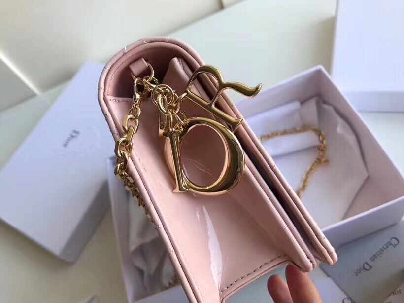 D Lady D Clutch With Chain In Pink Patent - Top Club