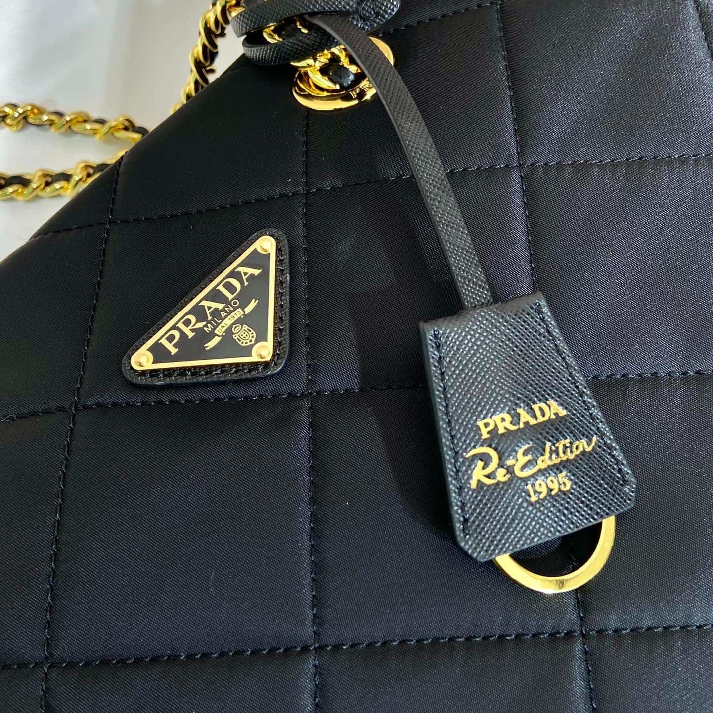 Prada Re-edition Vintage Chain Tote Bag - Top Club