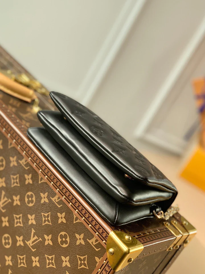 LOUIS VUITTON Pochette Coussin Bag - Top Club