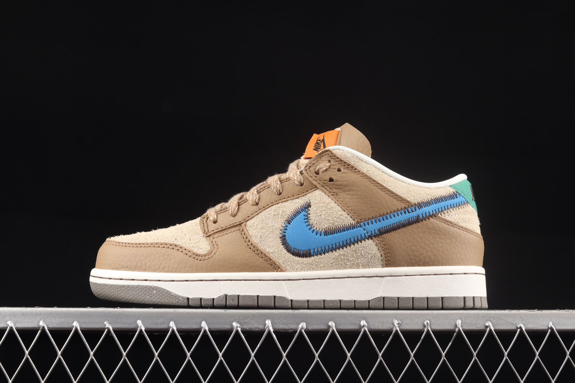 size? x Dunk Low  Dark Driftwood - Sneaker Replica Workshop