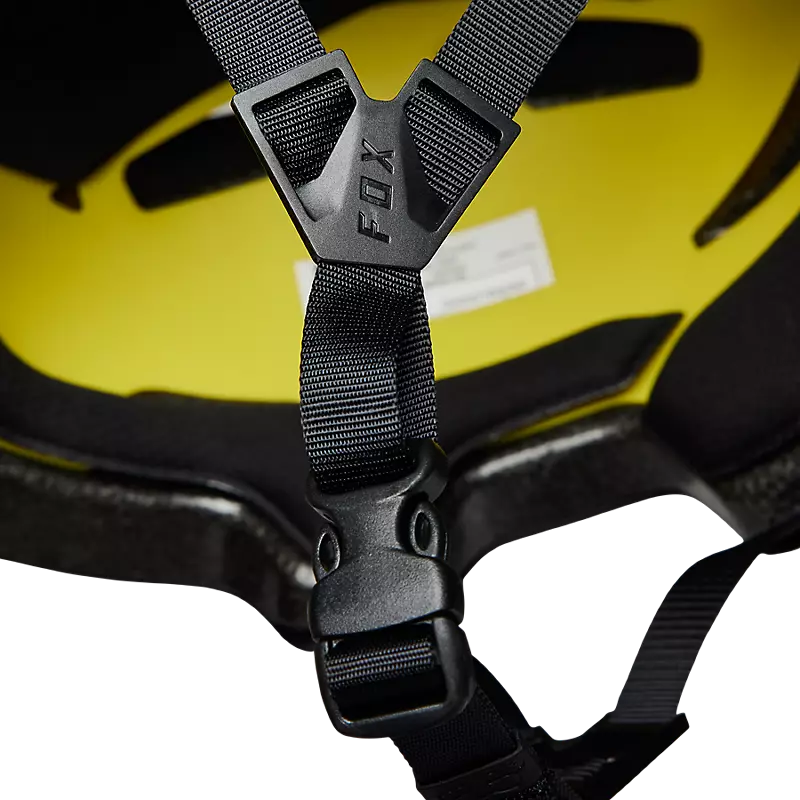 Flight helmet