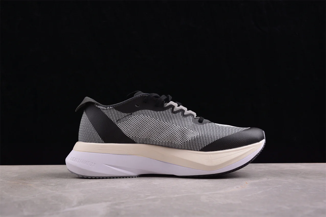 Adidas Adizero Boston 12 Low in Black/White - Sneaker Replica Workshop