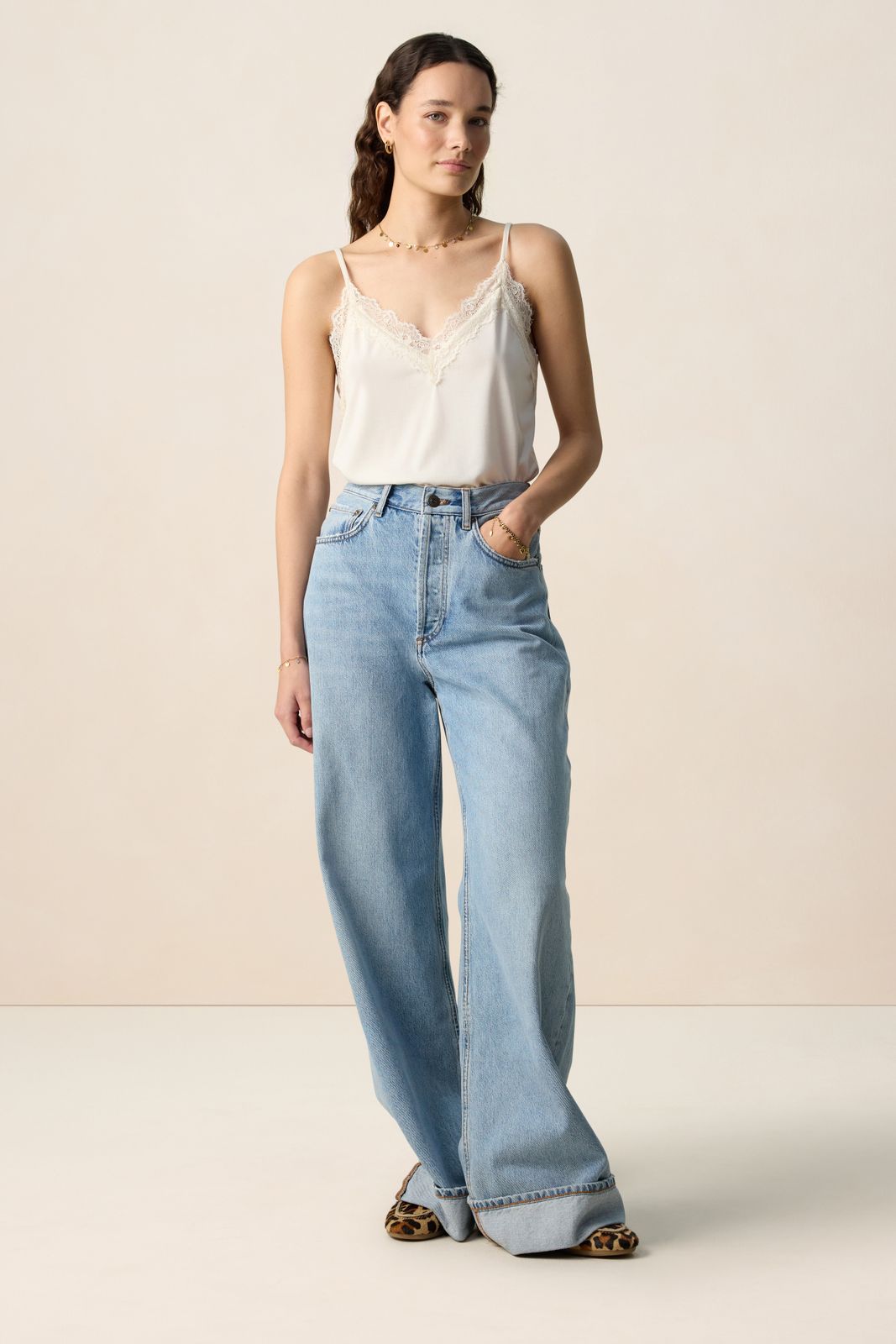 Wit singlet met kant