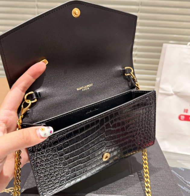 Y Uptown Leather Clutch  White - Top Club