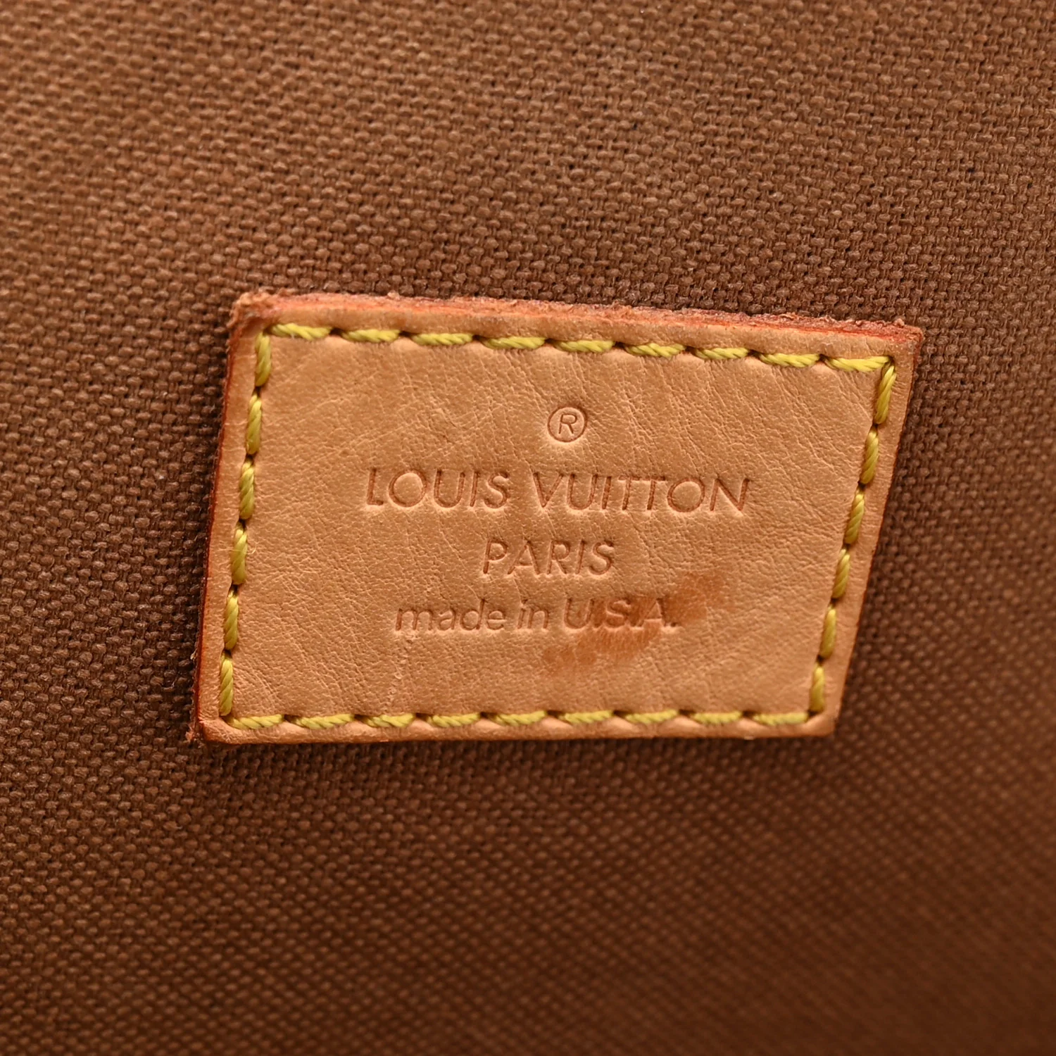 Monogram Lockit Vertical - Top Club