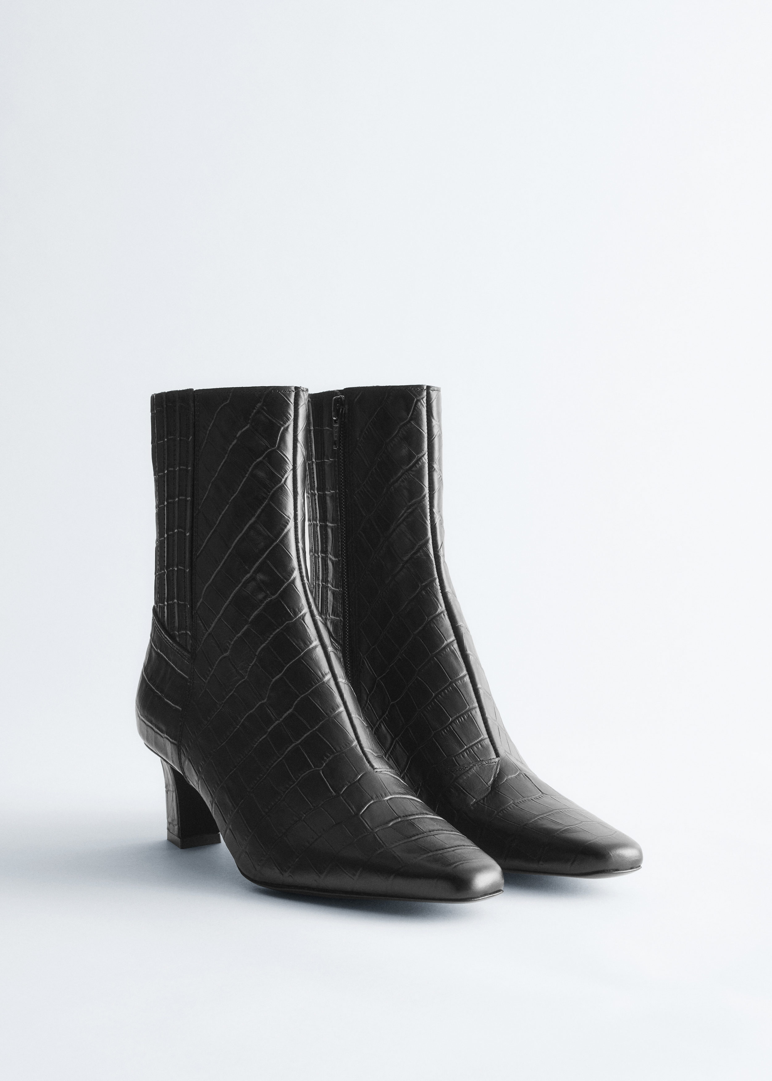 & Other Stories POINTED-TOE ANKLE BOOTS