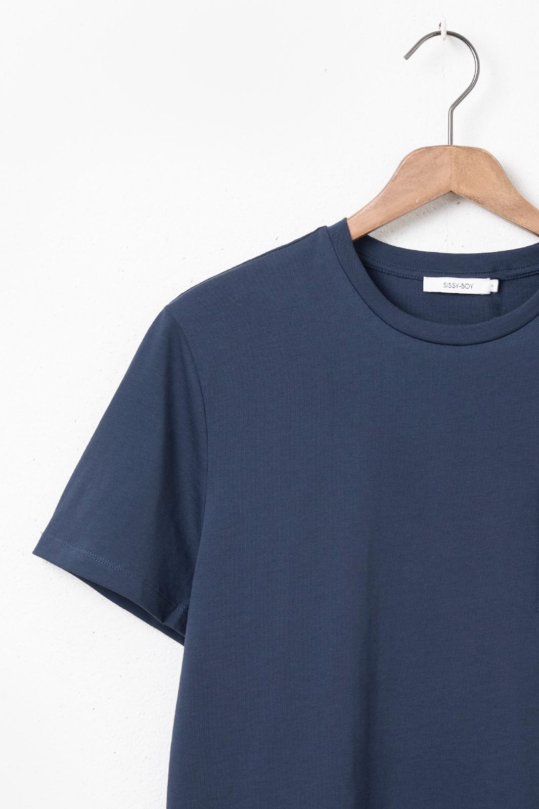 Donkerblauw T-shirt met borstzakje