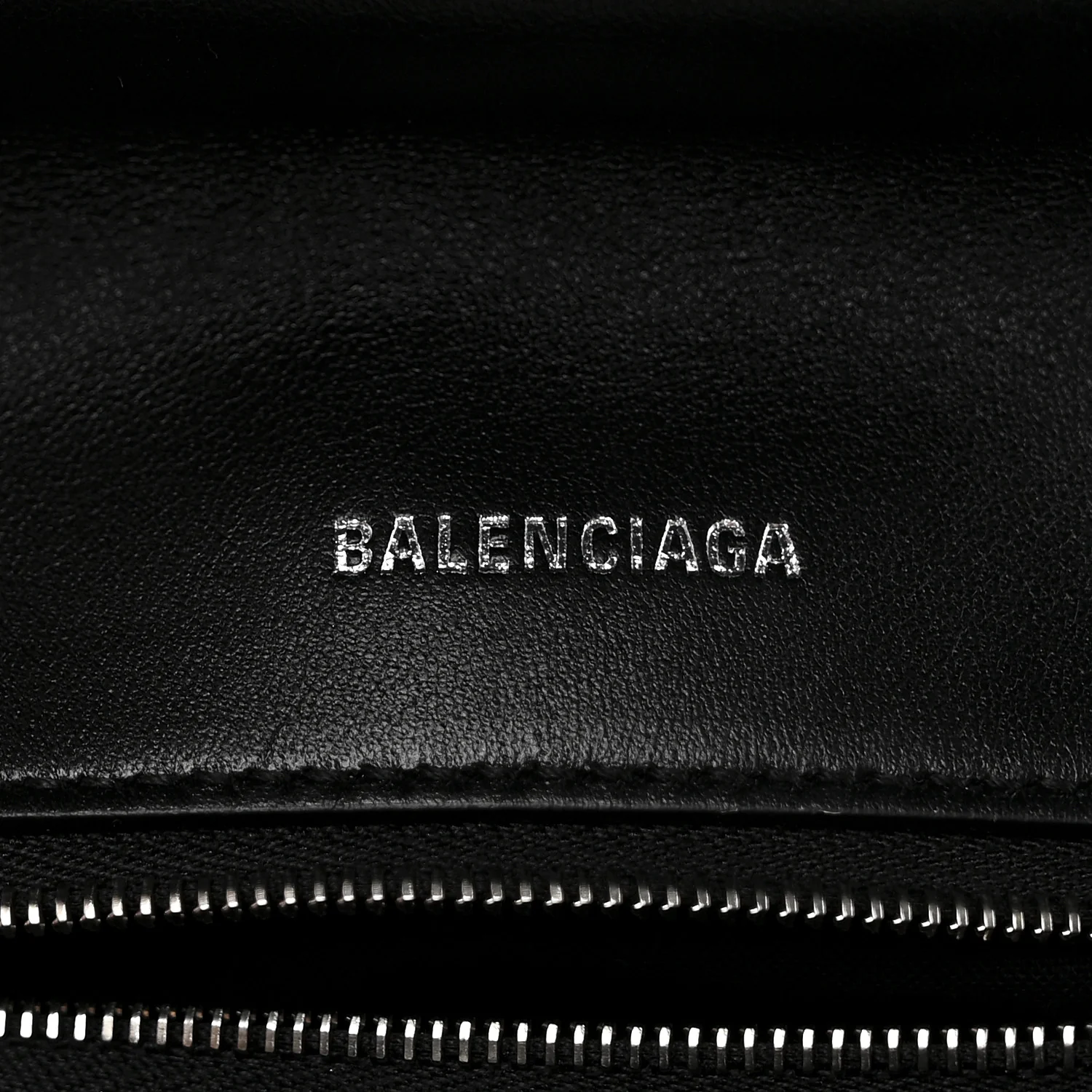 Nappa Calfskin Quilted Touch B Puffy Clutch Black - Top Club