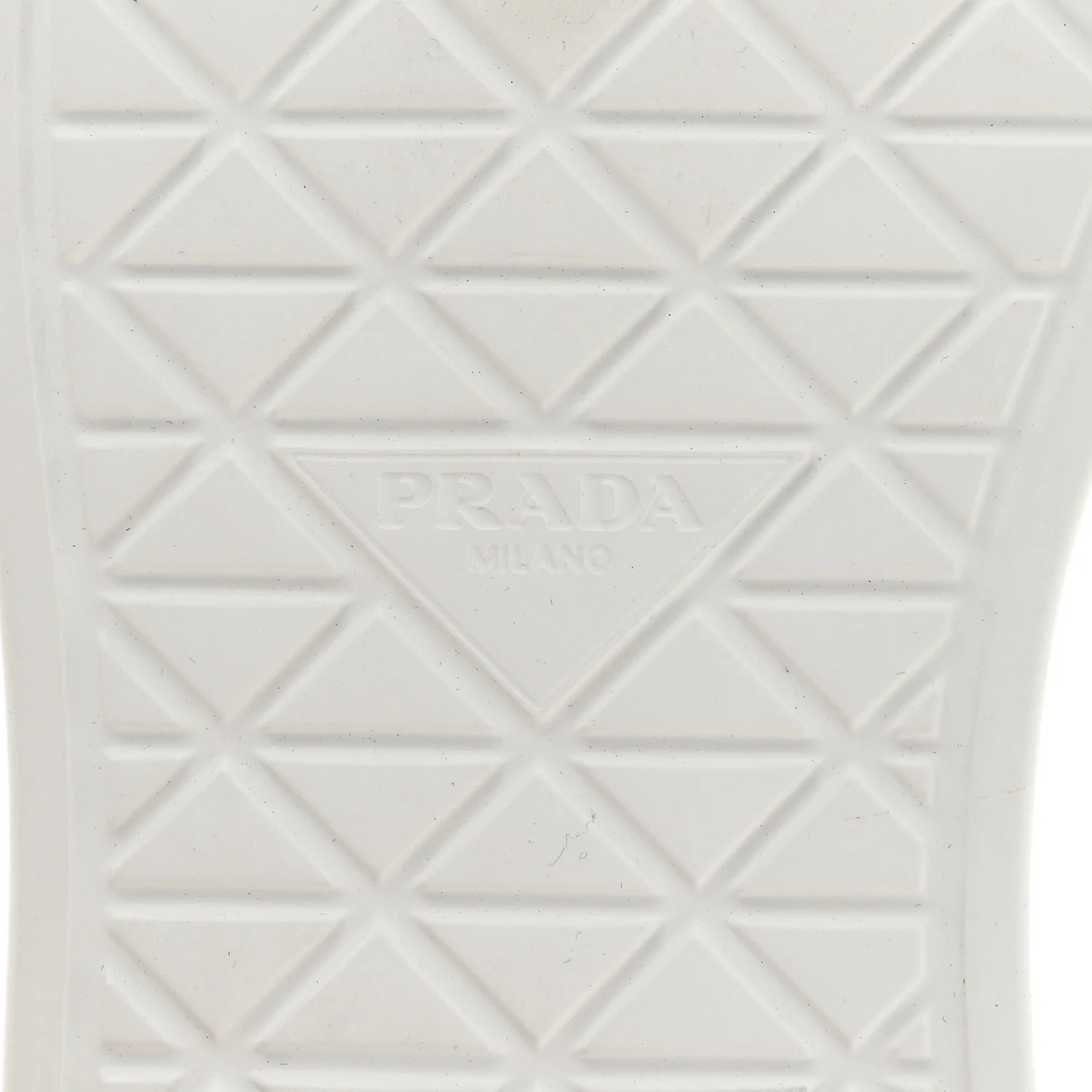 Re-Nylon Gabardine Spazzolato Macro Quilted Triangle Logo High Top 45mm Sneakers 38.5 White - Top Club