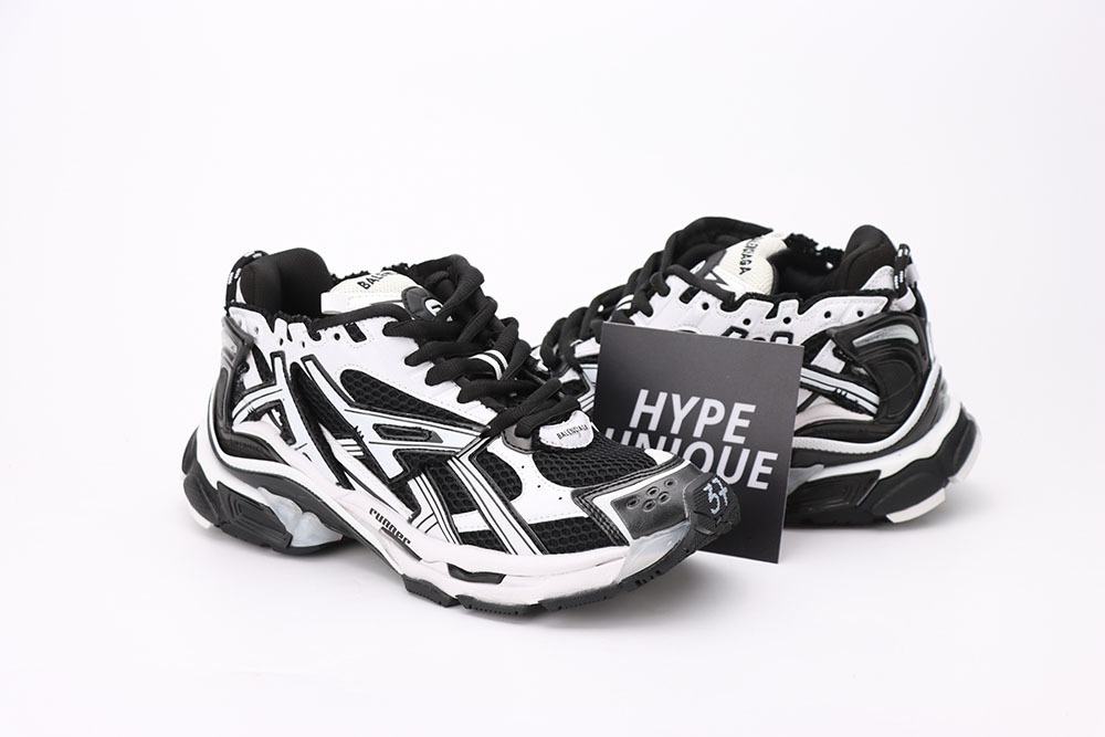 Balenciaga Runner  BLACK WHITE  Quality Replica - Sneaker Replica Workshop