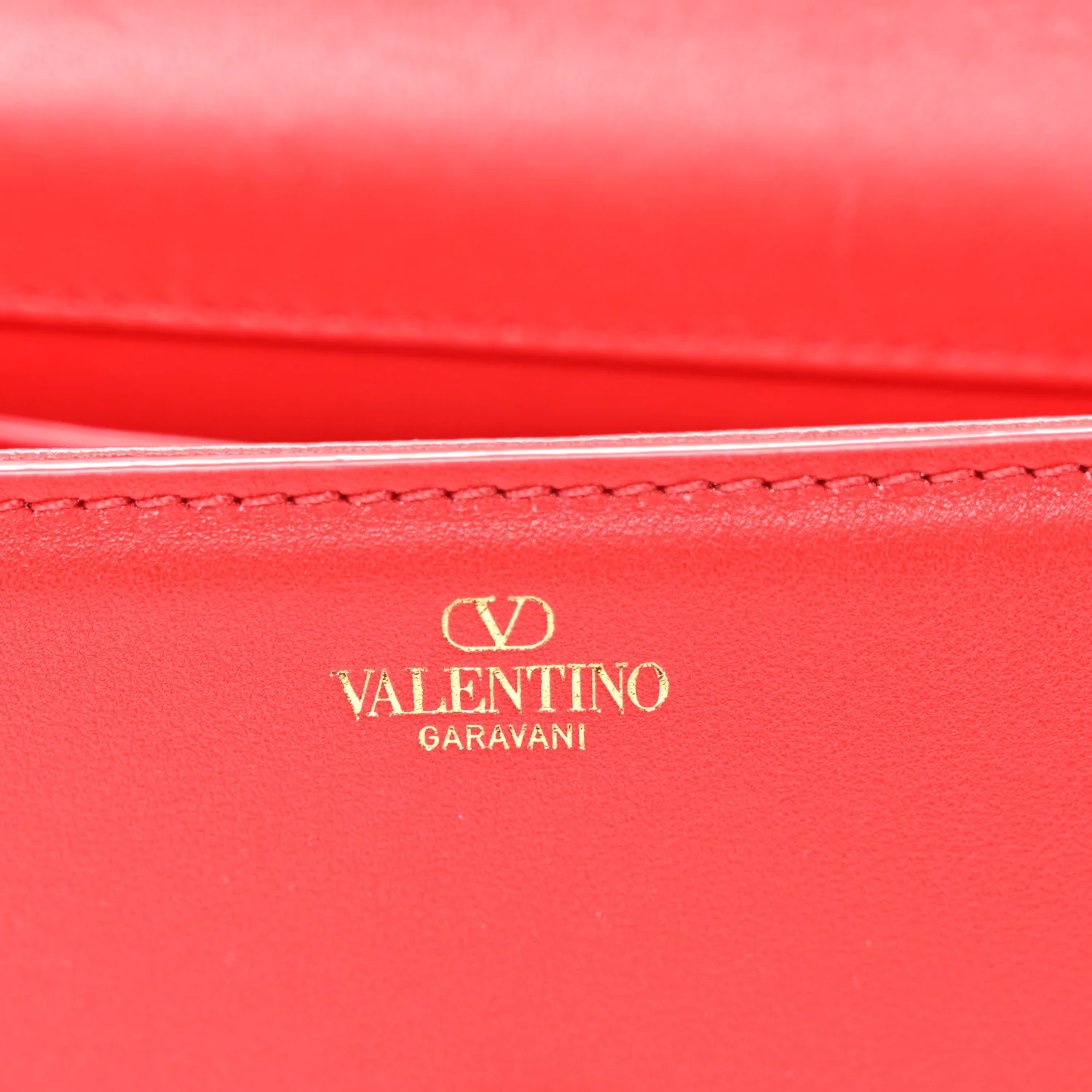Calfskin Enamel Vlogo Small Loco Shoulder Bag Rouge Pur - Top Club