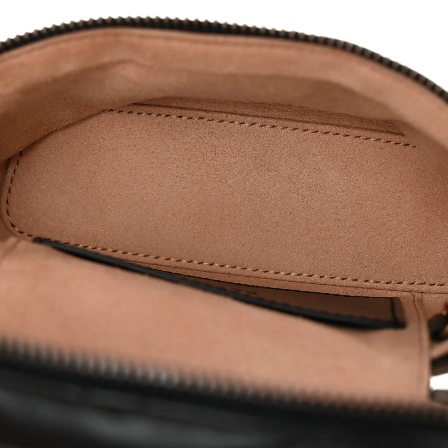 Calfskin Matelasse Chevron Mini GG Marmont Top Handle Bag Black - Top Club