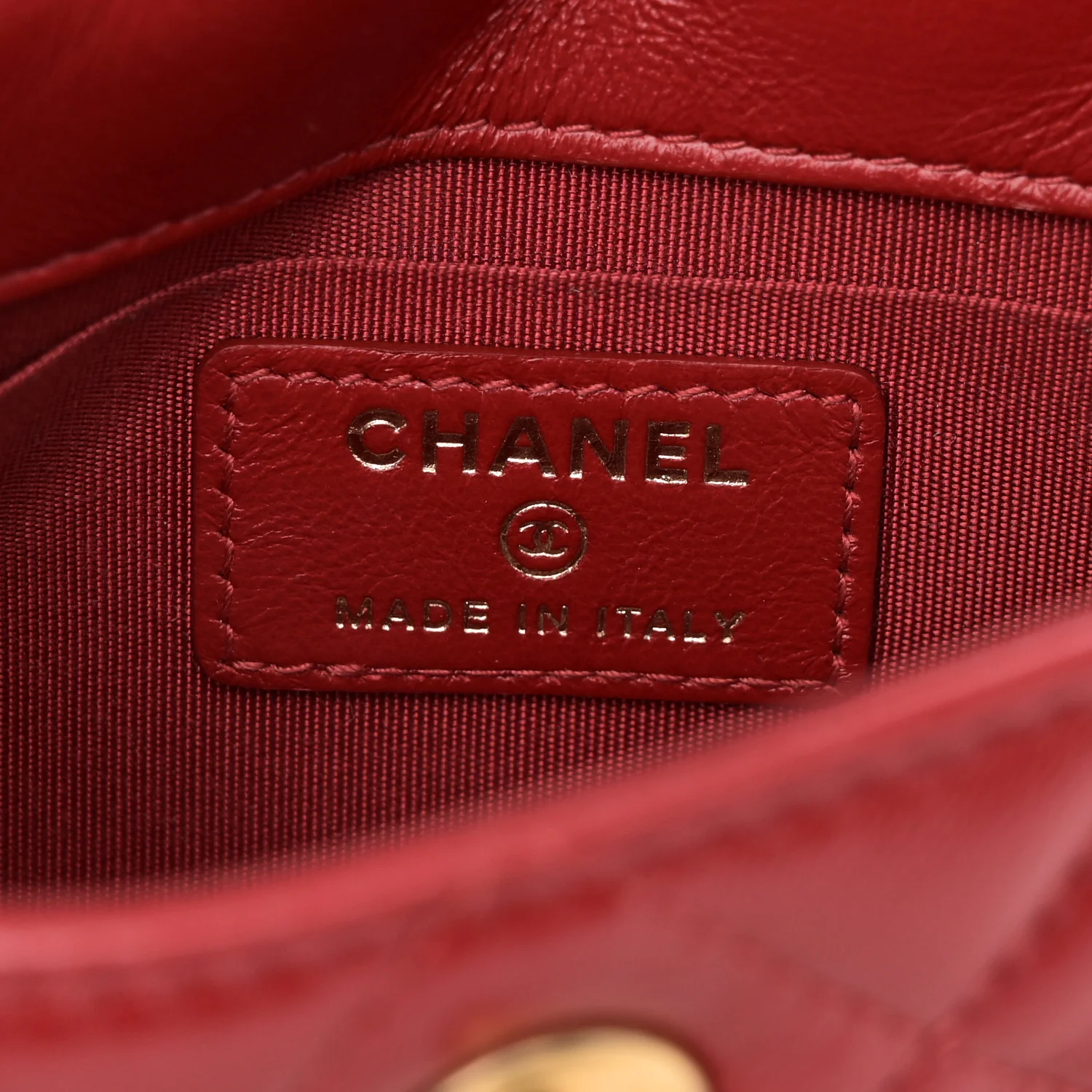 Shiny Lambskin Quilted Extra Mini Flap Red - Top Club