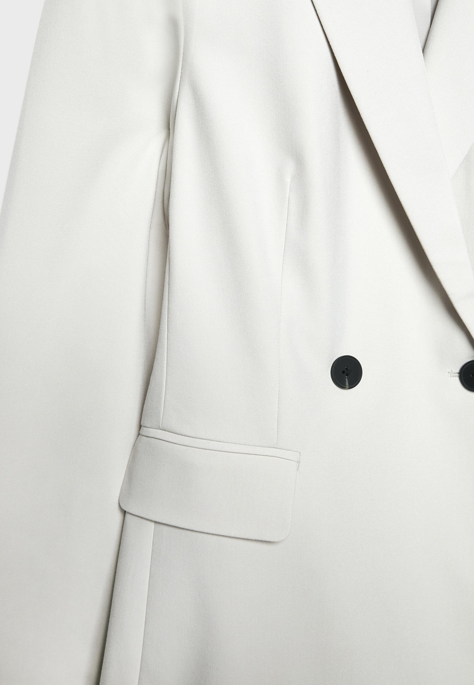 TAILORED BLAZER