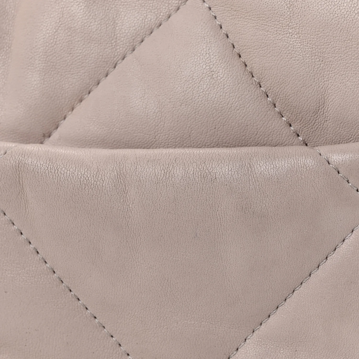 Lambskin Quilted Medium Chanel 19 Flap Light Pink - Top Club