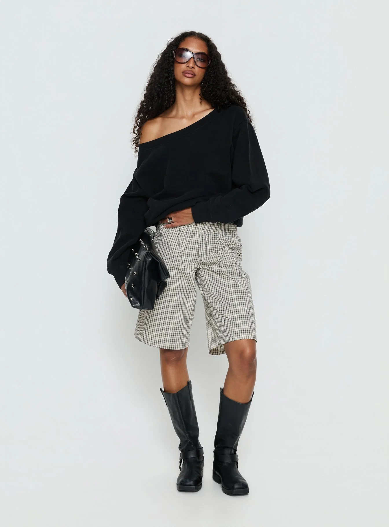 Wellness Off the Shoulder Jumper Washed Black
