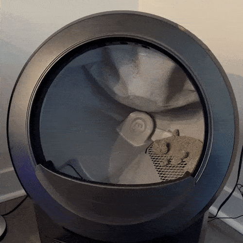 gif of Litter-Robot spinning and getting rid of dirty litter