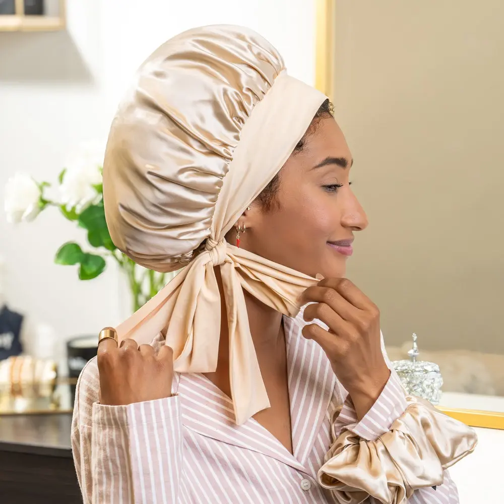 Blissy Silk Bow Bonnet – 100% Mulberry Silk – Anti-Frizz Hair Protection – Extends Blowouts