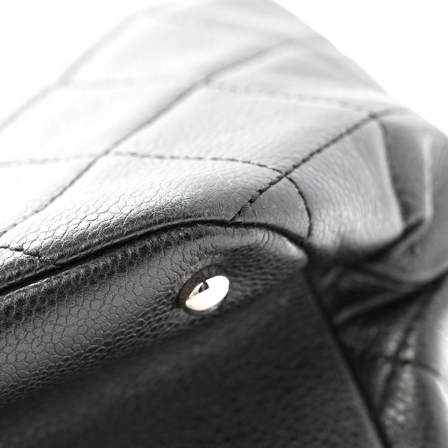 Caviar Quilted CC Timeless Soft Tote Black - Top Club