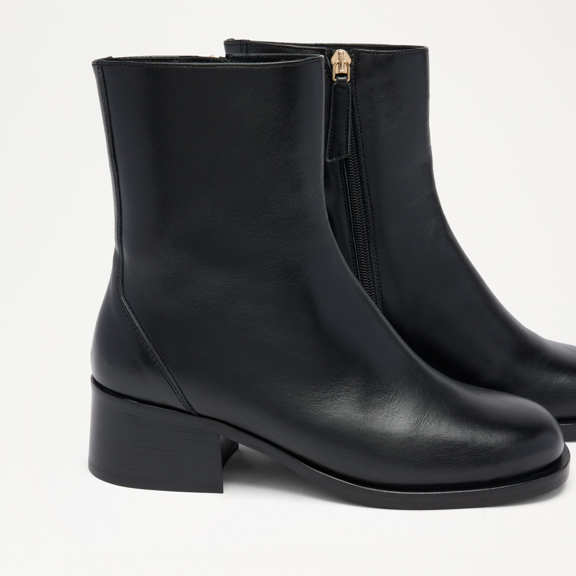 BowlandClean Block Heel Ankle Boot