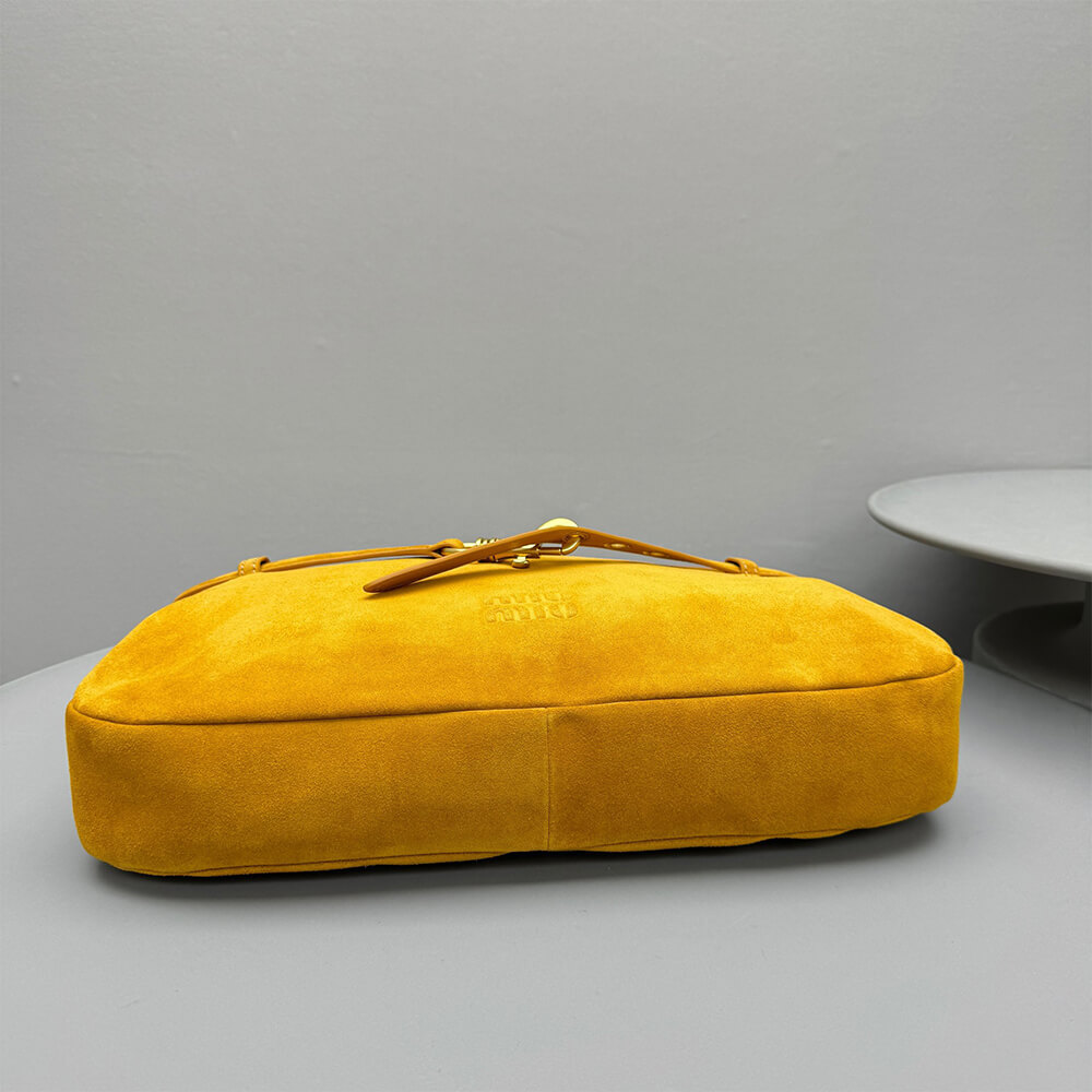 MIUMIU Medium Aventure suede bag(HIGH-END GRADE) - Top Club