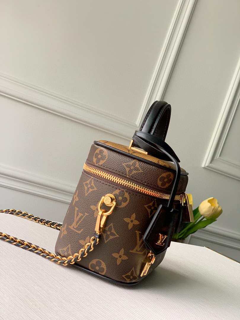 Louis M45165  Vanity Pm Monogram Bag - Top Club