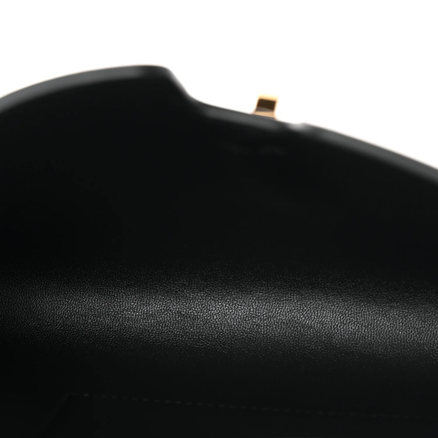 Grained Calfskin 16 Pochette Black - Top Club