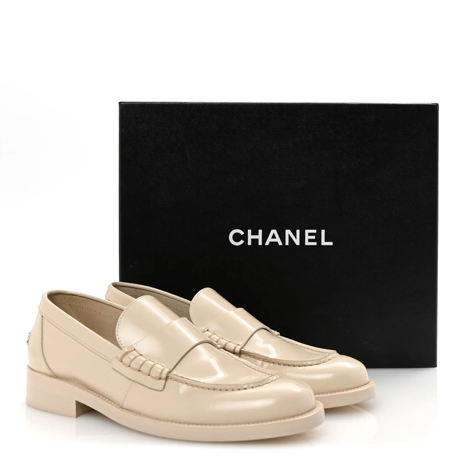 Shiny Calfskin Logo Loafers 38.5 Light Beige - Top Club