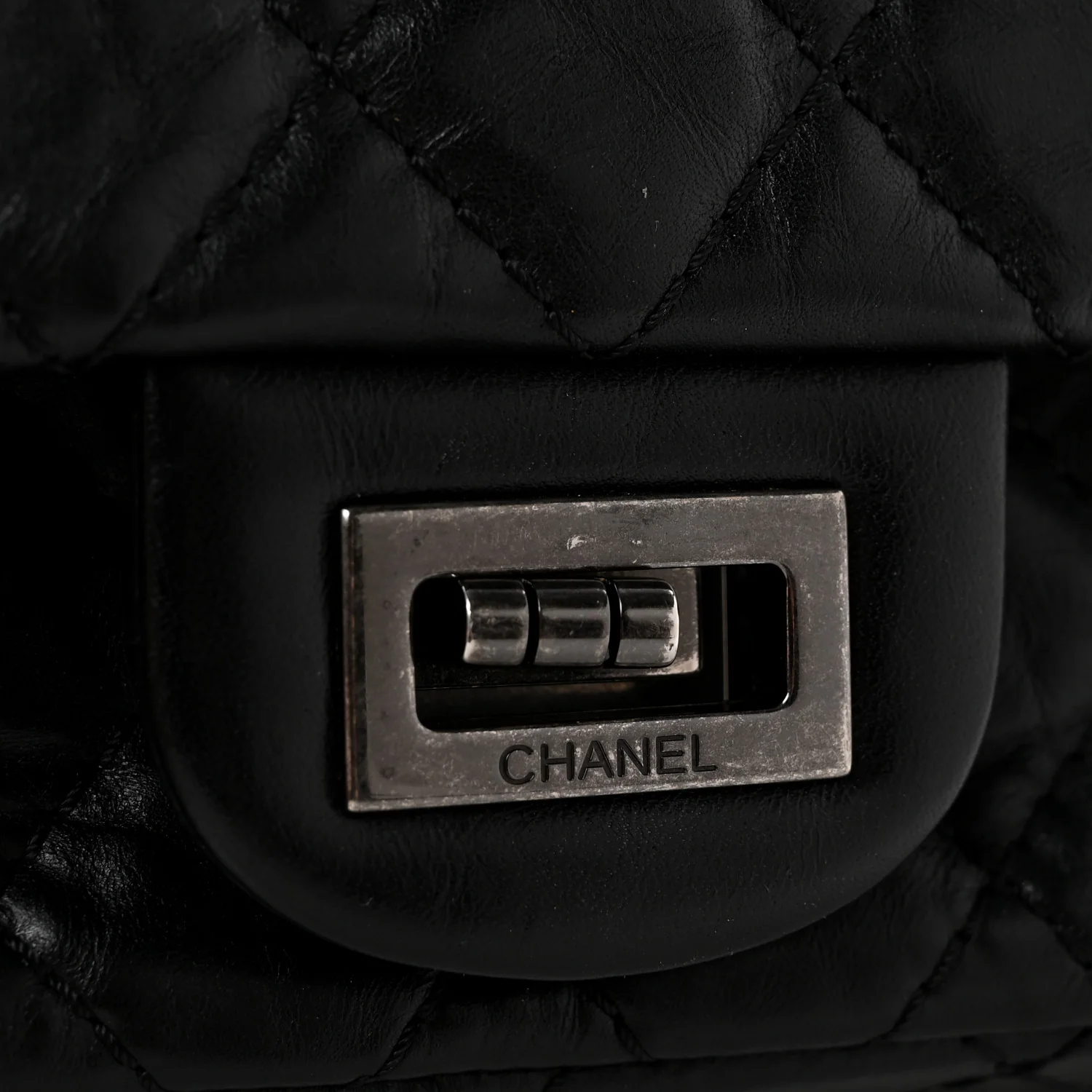 Aged Calfskin Quilted 2.55 Reissue 225 Flap Black - Top Club