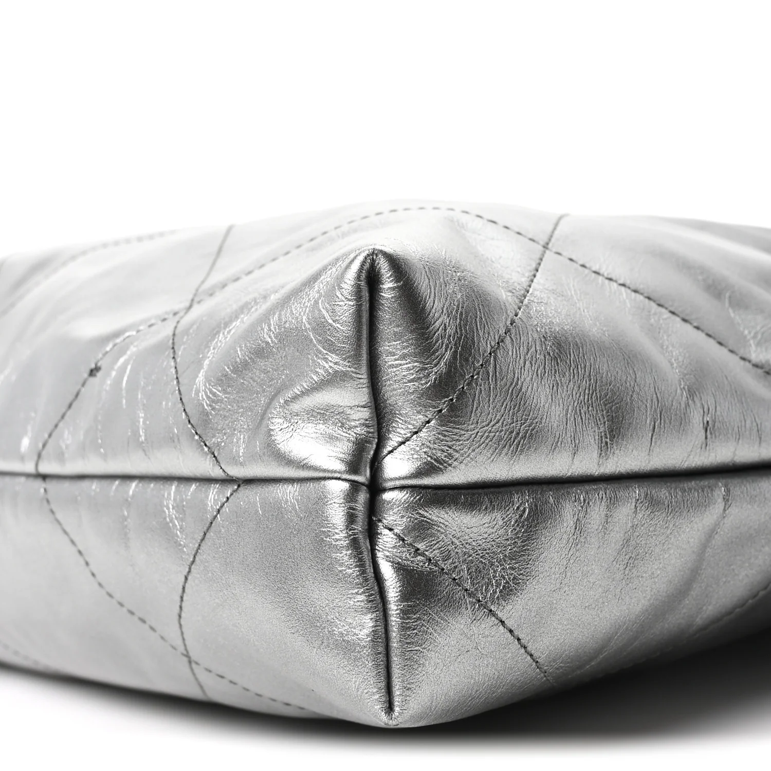 Metallic Shaded Calfskin Quilted Chanel 22 Black Silver - Top Club