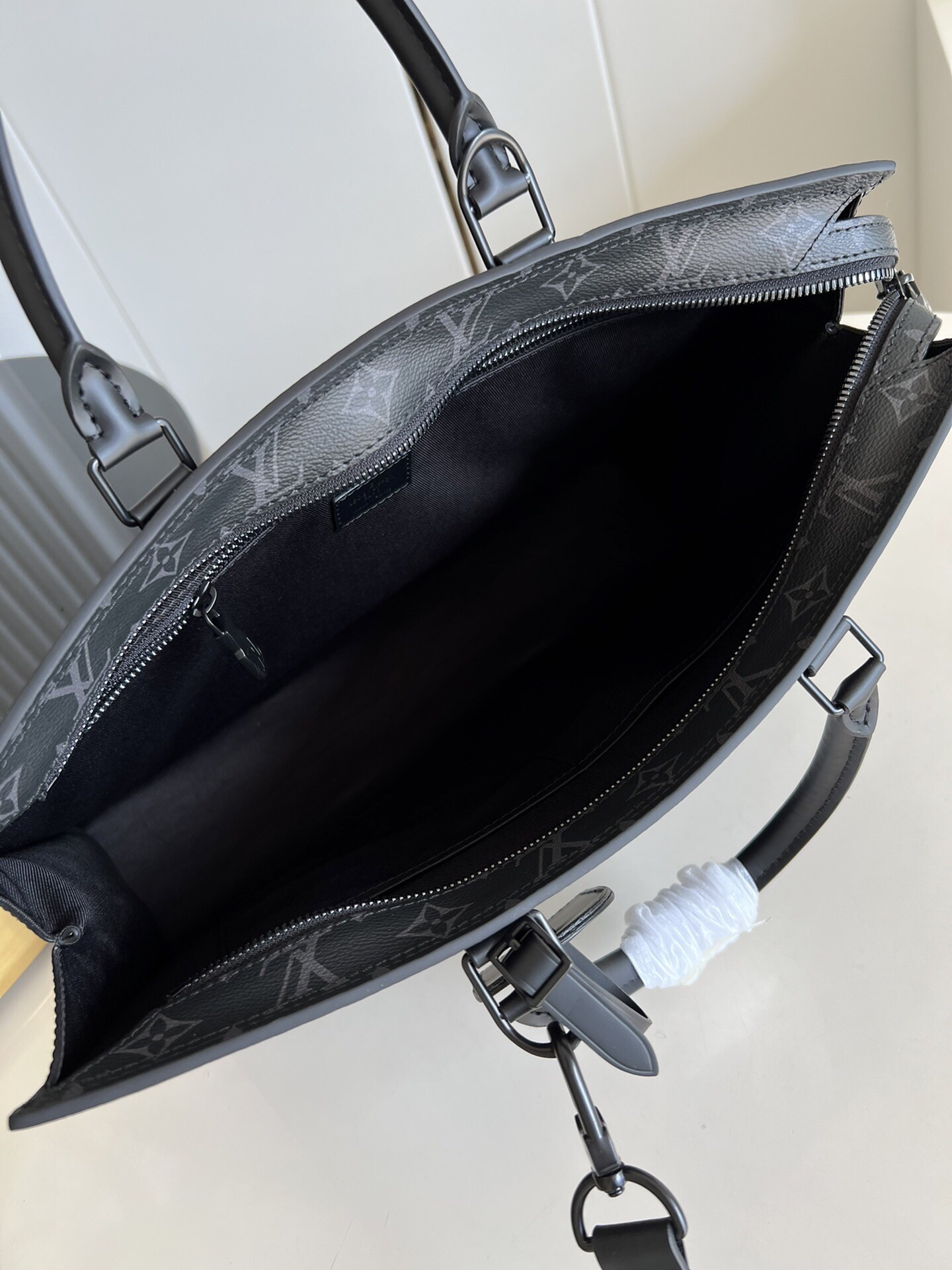 Louis Sac Plat Horizontal Zipp?? size: 39x30x7CM - Top Club