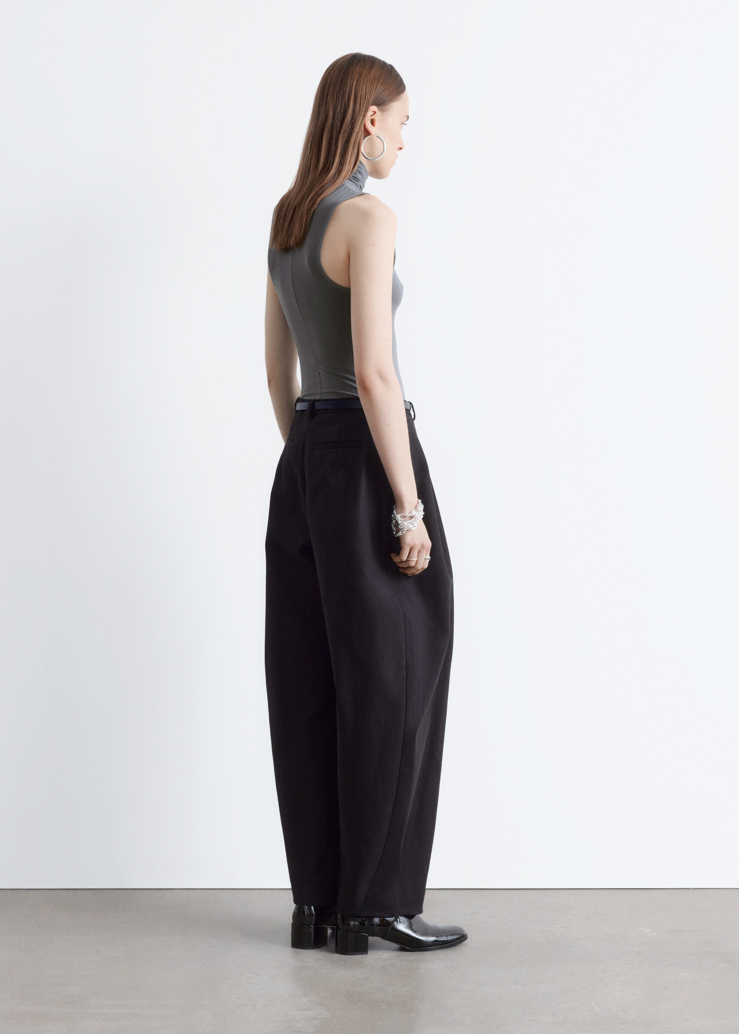 & Other Stories SLEEVELESS TURTLENECK TOP