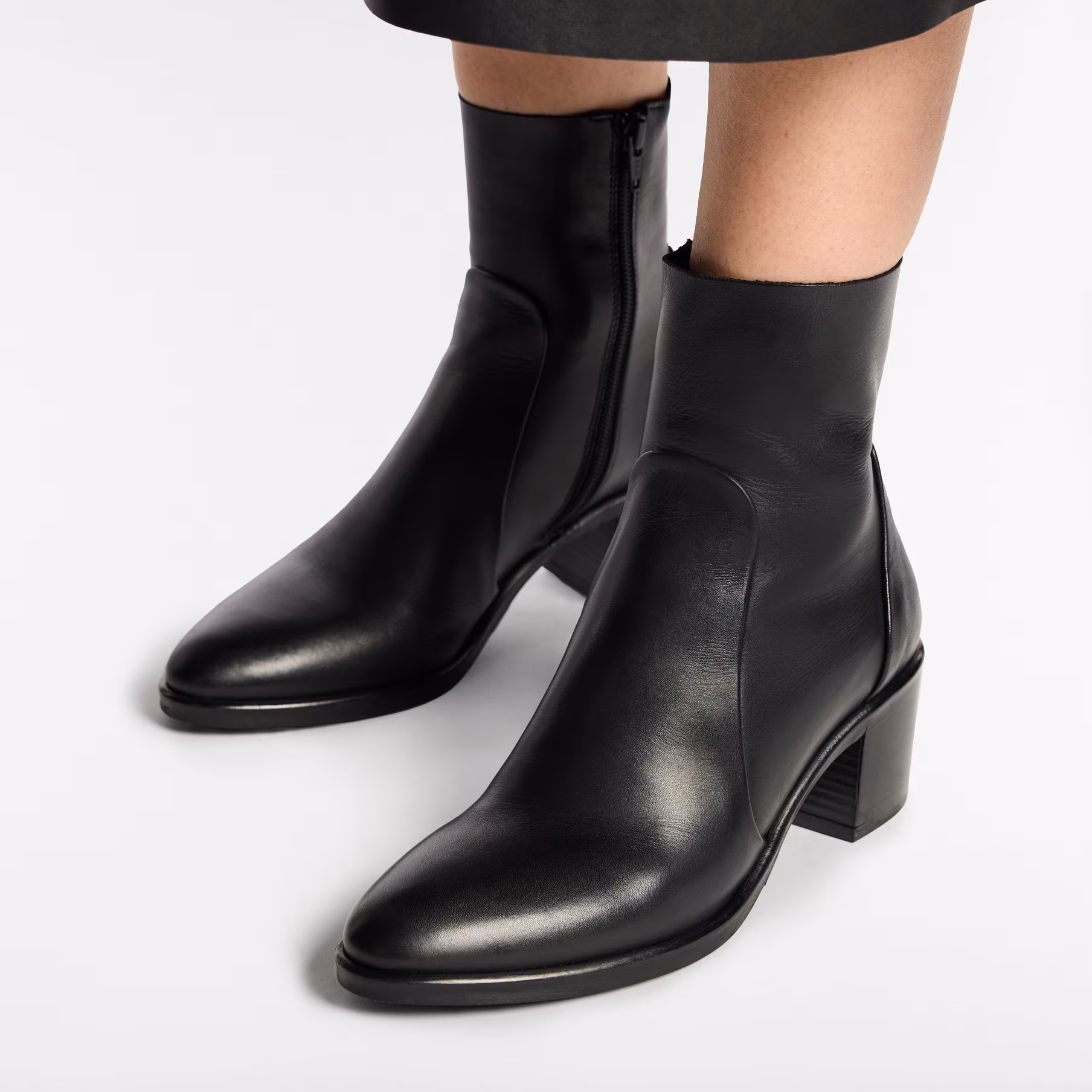 KickingSlim Ankle Boot