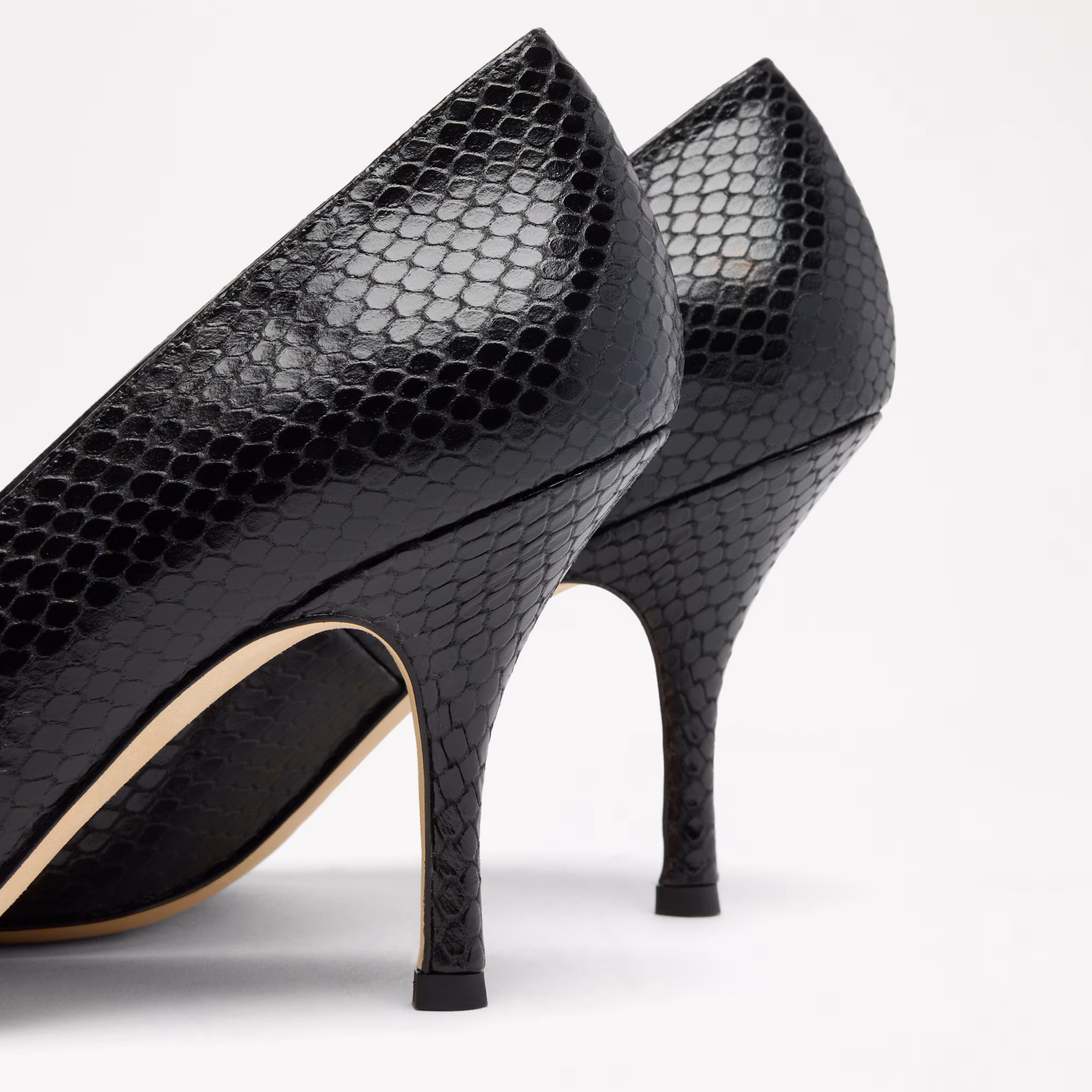 Hillcliffe Court HighHigh Heeled Court