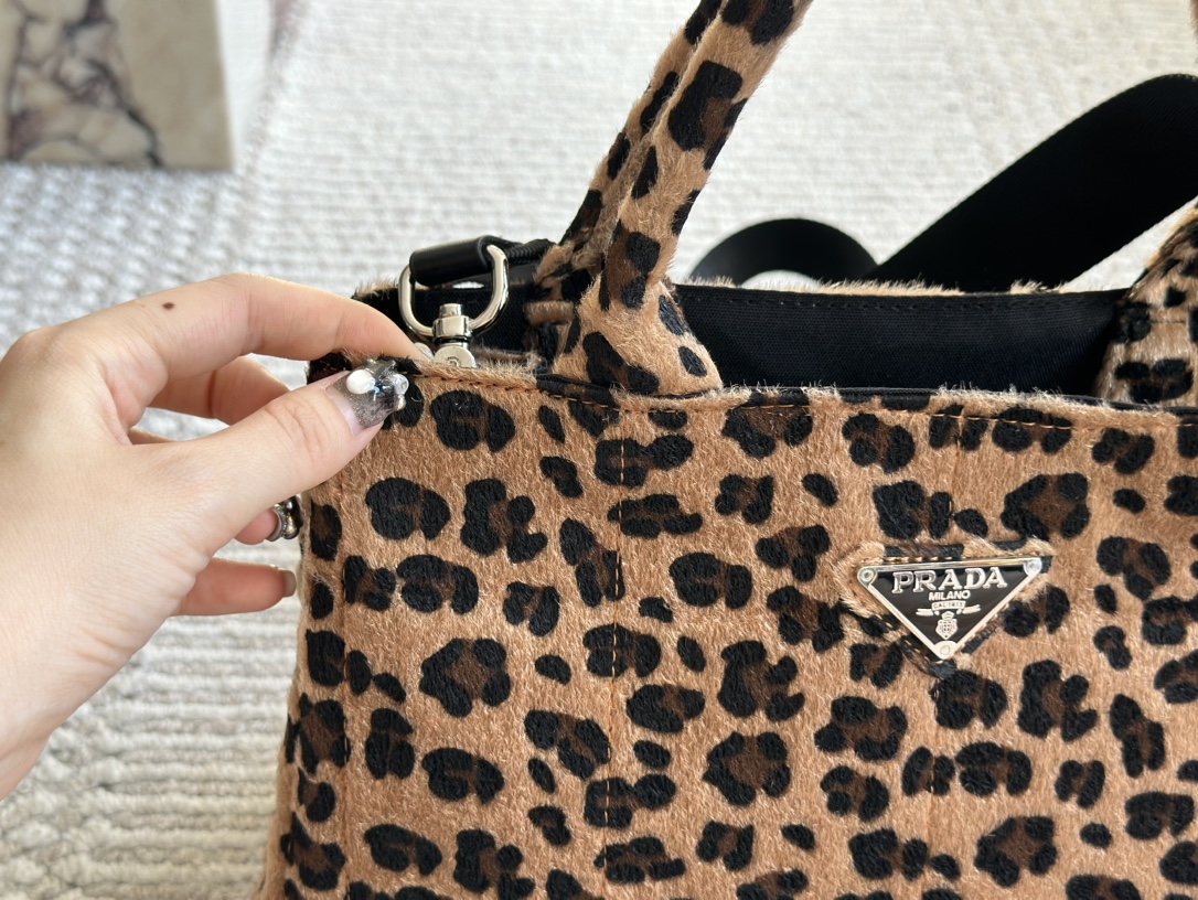 Pra new arrival tote bag 006  size:30 * 20cm - Top Club