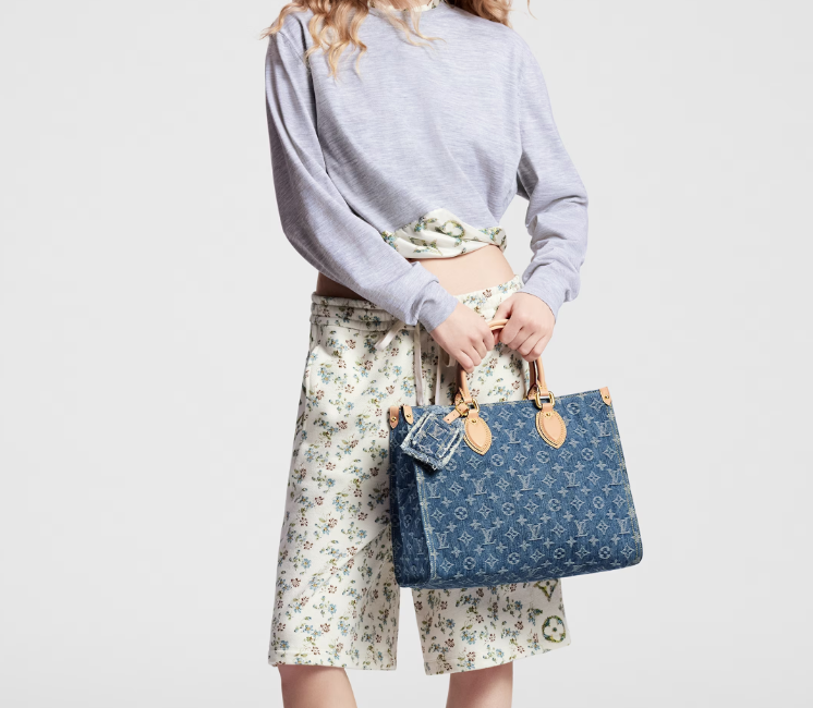 New Louis Remix OnTheGo MM denim bag size: 35 x 27 x 14 cm - Top Club