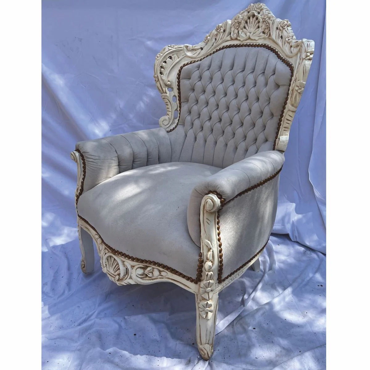Baroque living room armchair gray / antique white - magnificent baroque furniture