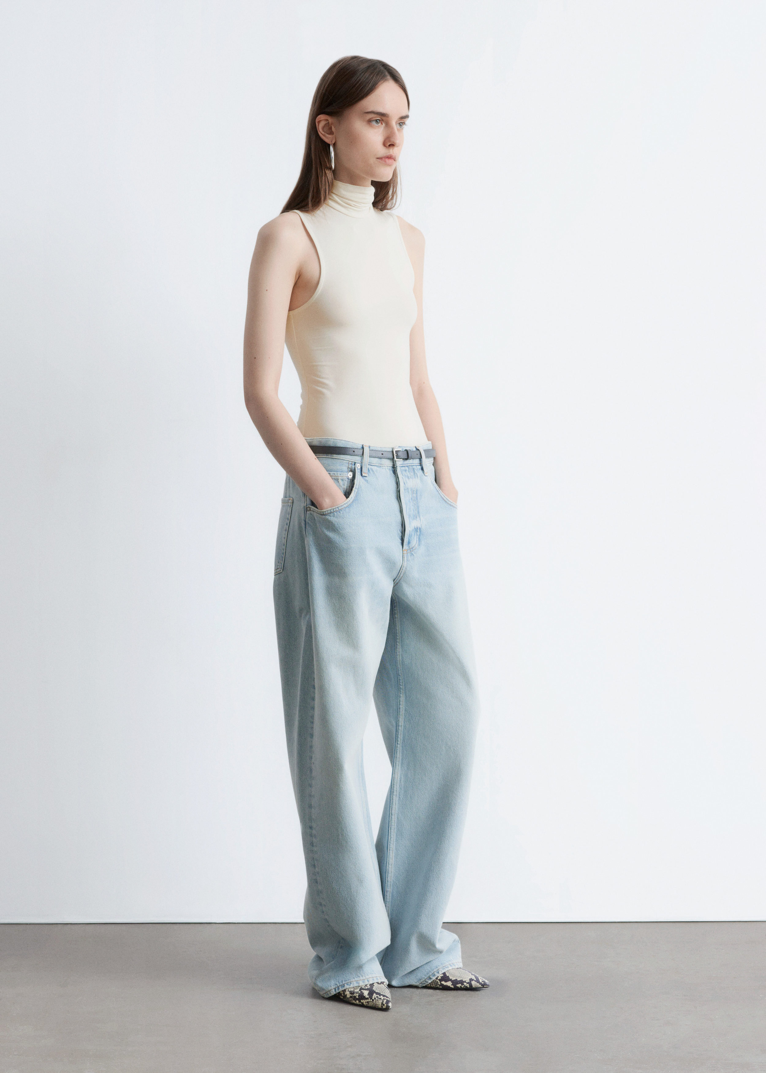& Other Stories SLEEVELESS TURTLENECK TOP